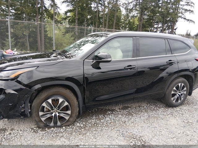 5TDGZRBH5MS524386 Toyota Highlander Xle