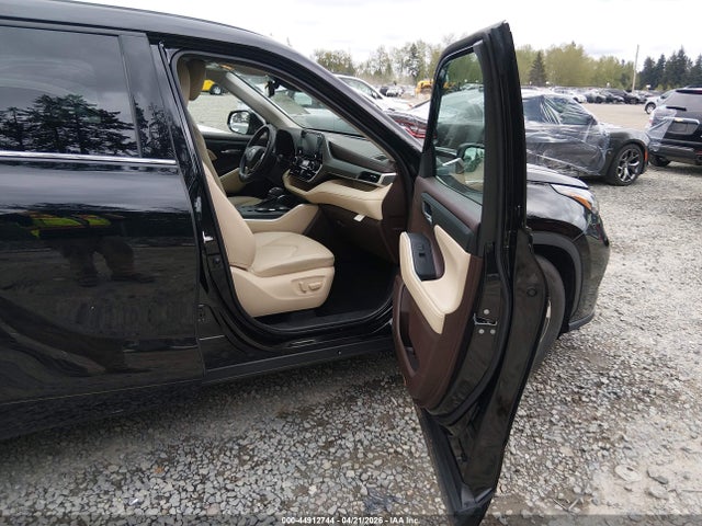 5TDGZRBH5MS524386 Toyota Highlander Xle