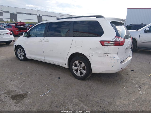 Продажа на аукционе авто 2015 Toyota Sienna Le 8 Passenger, vin: 5TDKK3DC8FS577924, номер лота: 44912778