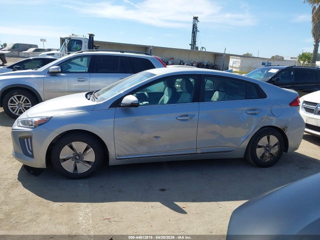 44912818 :رقم المزاد ، KMHC75LCXNU279576 vin ، 2022 Hyundai Ioniq Hybrid Se مزاد بيع