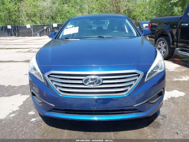 2016 Hyundai Sonata Se მანქანა იყიდება აუქციონზე, vin: 5NPE24AF9GH361881, აუქციონის ნომერი: 44912832