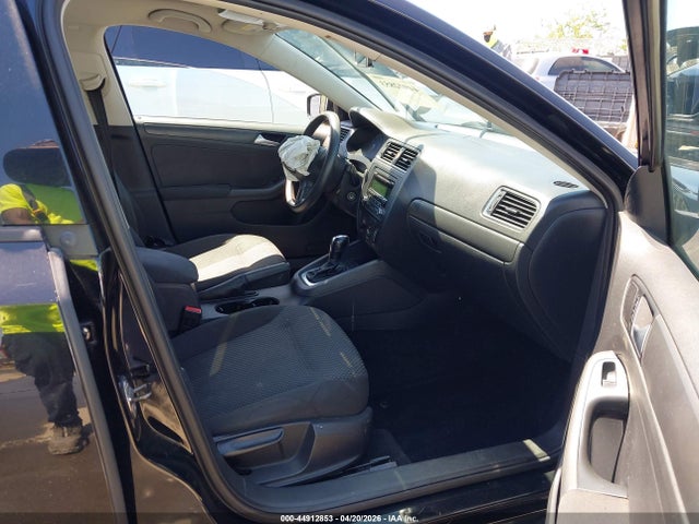 44912853 :رقم المزاد ، 3VW2K7AJ8CM467717 vin ، 2012 Volkswagen Jetta 2.0l S مزاد بيع