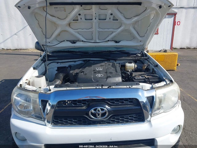 44912864 :رقم المزاد ، 5TFLU4EN1BX018689 vin ، 2011 Toyota Tacoma Base V6 مزاد بيع