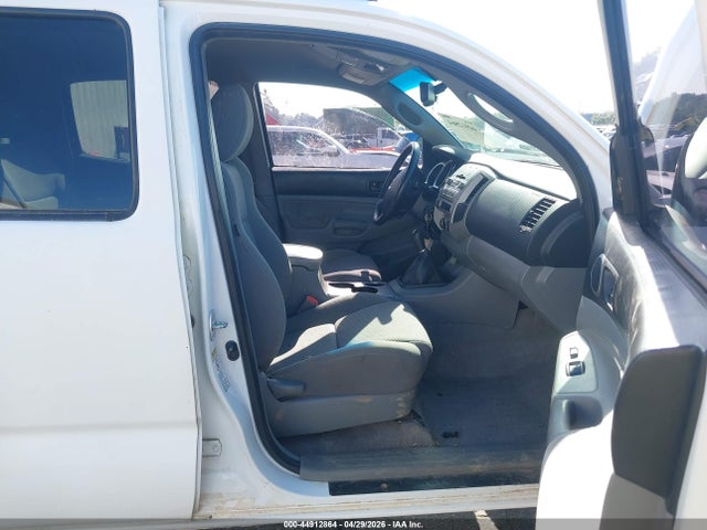 44912864 :رقم المزاد ، 5TFLU4EN1BX018689 vin ، 2011 Toyota Tacoma Base V6 مزاد بيع