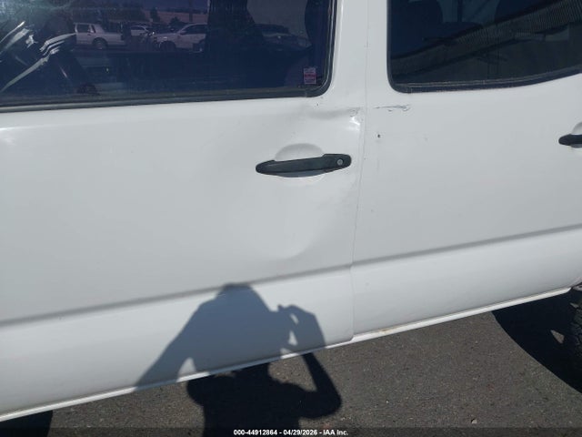 44912864 :رقم المزاد ، 5TFLU4EN1BX018689 vin ، 2011 Toyota Tacoma Base V6 مزاد بيع