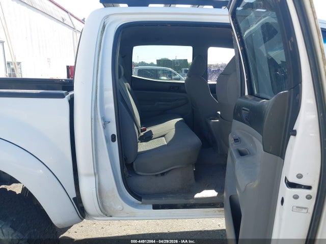 44912864 :رقم المزاد ، 5TFLU4EN1BX018689 vin ، 2011 Toyota Tacoma Base V6 مزاد بيع