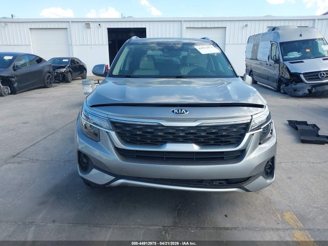 2021 Kia Seltos Ex მანქანა იყიდება აუქციონზე, vin: KNDERCAA2M7160141, აუქციონის ნომერი: 44912975