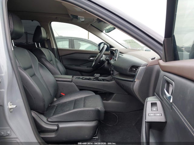 JN8BT3BA8PW011167 Nissan Rogue Sv Fwd