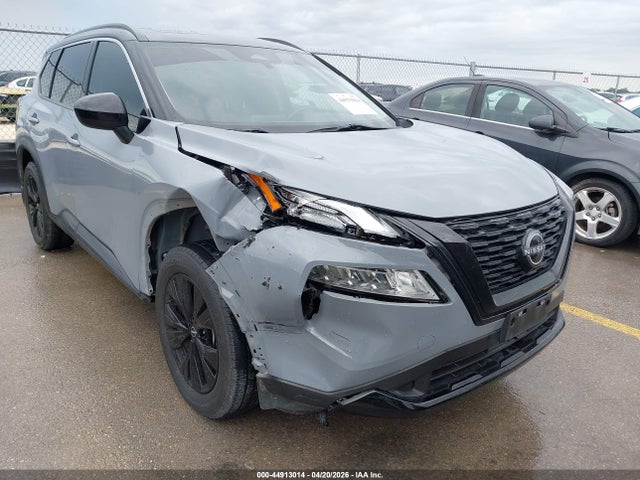 JN8BT3BA8PW011167 Nissan Rogue Sv Fwd