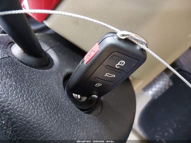44913027 :رقم المزاد ، 3VWJP7ATXCM660711 vin ، 2012 Volkswagen Beetle 2.5l مزاد بيع