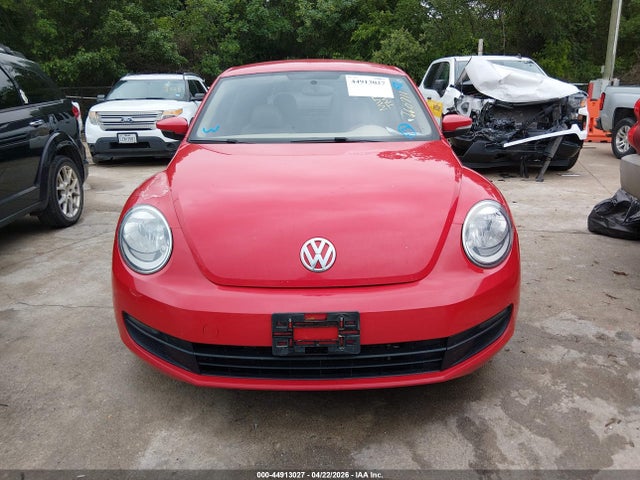44913027 :رقم المزاد ، 3VWJP7ATXCM660711 vin ، 2012 Volkswagen Beetle 2.5l مزاد بيع