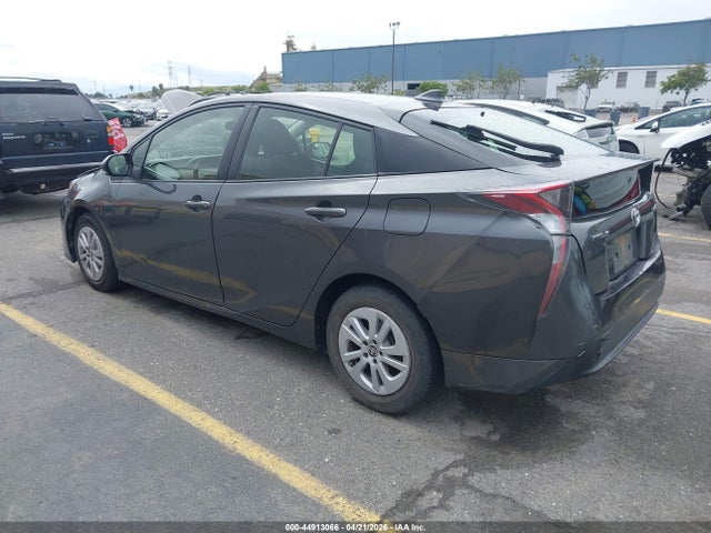 Toyota Prius Two 2016 JTDKBRFU2G3017540 Image 3