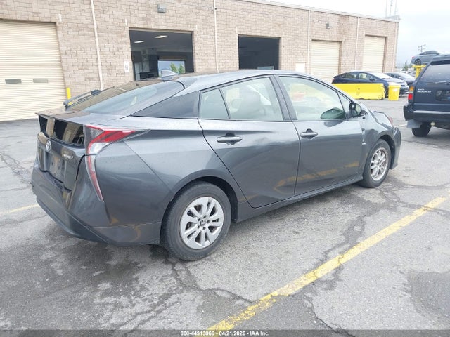 Toyota Prius Two 2016 JTDKBRFU2G3017540 Image 4