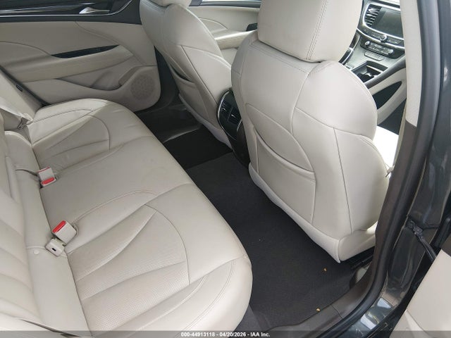 44913118 :رقم المزاد ، 1G4ZP5SS9HU161252 vin ، 2017 Buick Lacrosse Essence مزاد بيع