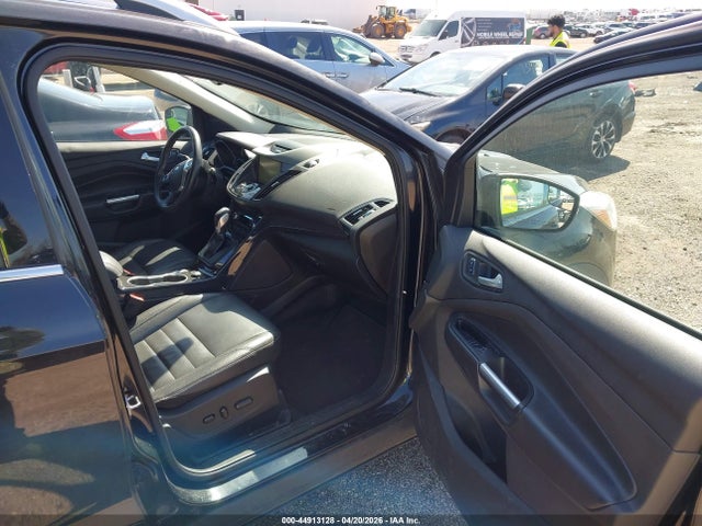 44913128 :رقم المزاد ، 1FMCU9JX9FUA05132 vin ، 2015 Ford Escape Titanium مزاد بيع