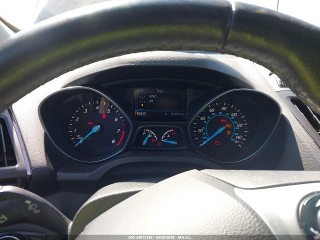 44913128 :رقم المزاد ، 1FMCU9JX9FUA05132 vin ، 2015 Ford Escape Titanium مزاد بيع