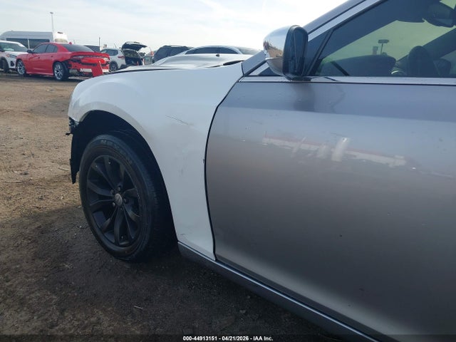 Продажа на аукционе авто 2016 Chrysler 300 Limited, vin: 2C3CCAAG1GH211983, номер лота: 44913151