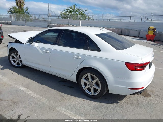 Продаж на аукціоні авто 2017 Audi A4 2.0t Premium, vin: WAUGNAF4XHN005993, номер лоту: 44913209