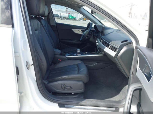 Продаж на аукціоні авто 2017 Audi A4 2.0t Premium, vin: WAUGNAF4XHN005993, номер лоту: 44913209