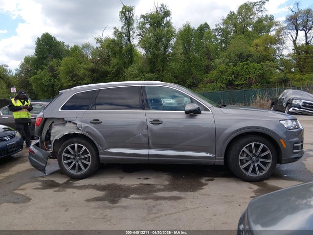 2017 Audi Q7 3.0t Premium მანქანა იყიდება აუქციონზე, vin: WA1LAAF74HD000456, აუქციონის ნომერი: 44913211