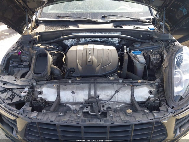 Auction sale of the 2018 Porsche Macan Sport Edition, vin: WP1AA2A59JLB19588, lot number: 44913303