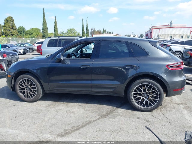 Auction sale of the 2018 Porsche Macan Sport Edition, vin: WP1AA2A59JLB19588, lot number: 44913303