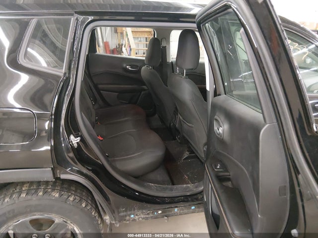 44913333 :رقم المزاد ، 3C4NJDAB8JT464944 vin ، 2018 Jeep Compass Sport 4x4 مزاد بيع