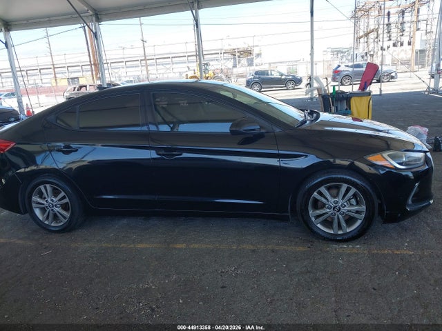 Hyundai Elantra Value Edition 2018 5NPD84LF9JH374287 Image 13