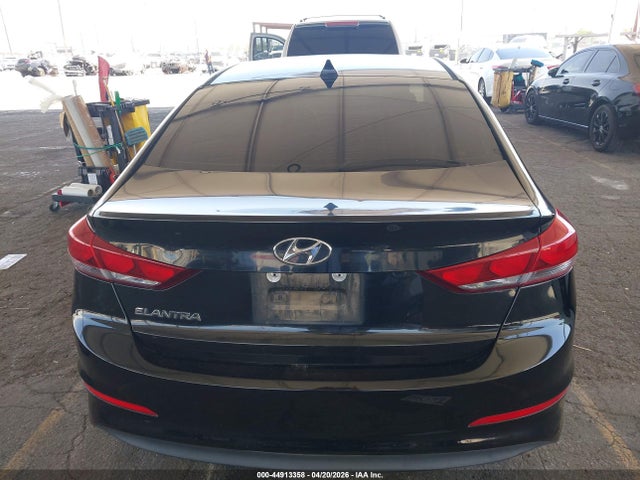 Hyundai Elantra Value Edition 2018 5NPD84LF9JH374287 Image 16