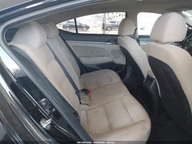 Hyundai Elantra Value Edition 2018 5NPD84LF9JH374287 Image 8