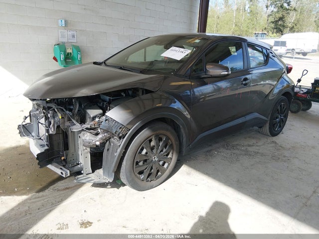 JTNKHMBX9K1059768 Toyota C-HR LE