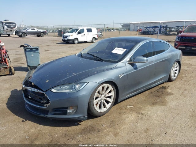 2013 Tesla Model S Performance მანქანა იყიდება აუქციონზე, vin: 5YJSA1CP4DFP17707, აუქციონის ნომერი: 44913402