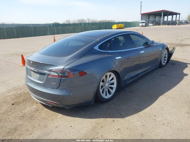 2013 Tesla Model S Performance მანქანა იყიდება აუქციონზე, vin: 5YJSA1CP4DFP17707, აუქციონის ნომერი: 44913402