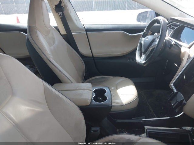2013 Tesla Model S Performance მანქანა იყიდება აუქციონზე, vin: 5YJSA1CP4DFP17707, აუქციონის ნომერი: 44913402