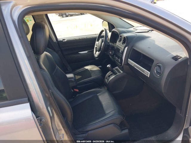 44913409 :رقم المزاد ، 1C4NJCEA6GD628217 vin ، 2016 Jeep Compass Latitude مزاد بيع