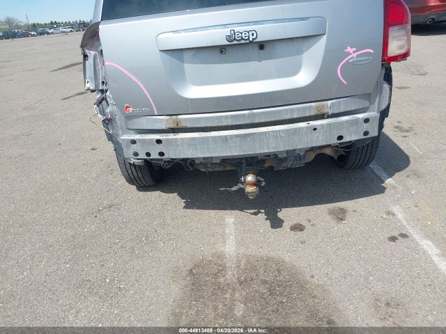 44913409 :رقم المزاد ، 1C4NJCEA6GD628217 vin ، 2016 Jeep Compass Latitude مزاد بيع