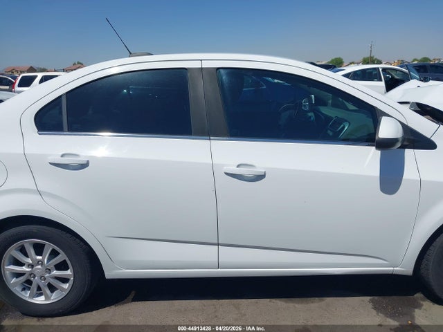 Chevrolet Sonic Lt Auto 2019 1G1JD5SB7K4117017 Image 14