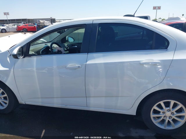 Chevrolet Sonic Lt Auto 2019 1G1JD5SB7K4117017 Image 15