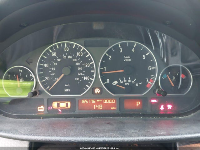 44913435 :رقم المزاد ، WBAEV53484KM37514 vin ، 2004 Bmw 330i مزاد بيع
