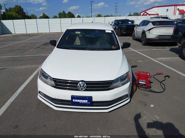 2016 Volkswagen Jetta 1.8t Sport მანქანა იყიდება აუქციონზე, vin: 3VWD17AJ9GM400190, აუქციონის ნომერი: 44913441