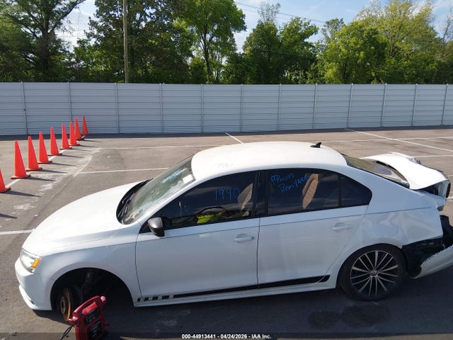 2016 Volkswagen Jetta 1.8t Sport მანქანა იყიდება აუქციონზე, vin: 3VWD17AJ9GM400190, აუქციონის ნომერი: 44913441
