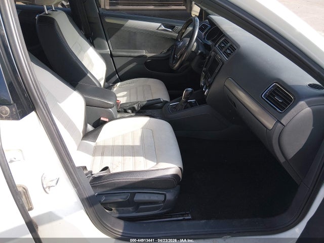 2016 Volkswagen Jetta 1.8t Sport მანქანა იყიდება აუქციონზე, vin: 3VWD17AJ9GM400190, აუქციონის ნომერი: 44913441