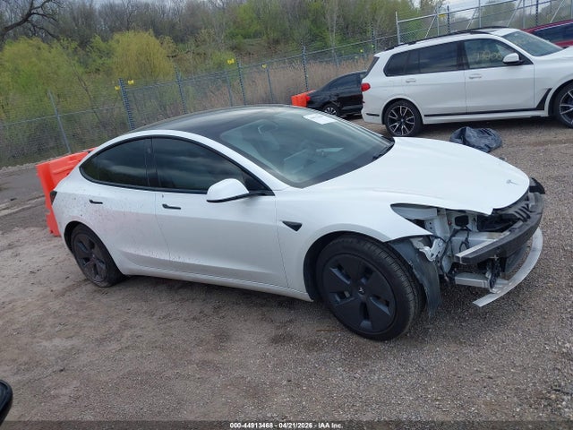 Tesla Model 3 Standard Range Plus Rear-wheel Drive 2021 5YJ3E1EAXMF989616 Image 13
