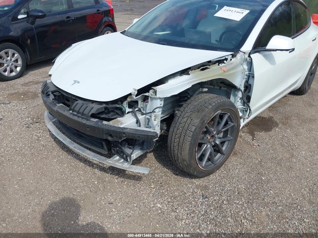 Tesla Model 3 Standard Range Plus Rear-wheel Drive 2021 5YJ3E1EAXMF989616 Image 6