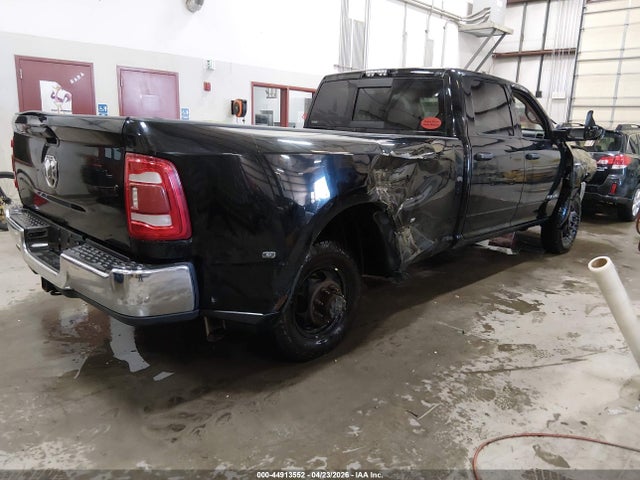 3C63RRGLXLG195782 RAM 3500 Tradesman 4x4 8&#039; Box