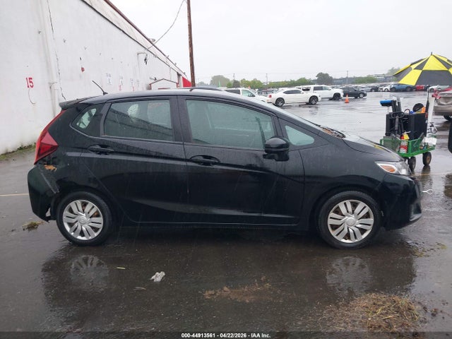 Honda FIT LX 2015 3HGGK5H52FM786249 Image 13
