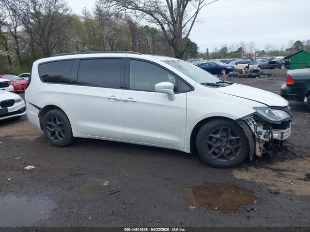 Aukcja sprzedaży 2018 Chrysler Pacifica Touring L Plus, vin: 2C4RC1EG9JR322377, numer aukcji: 44913586