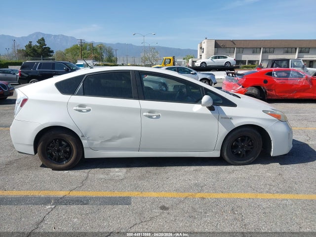 Toyota Prius Two 2014 JTDKN3DU2E0363318 Image 13