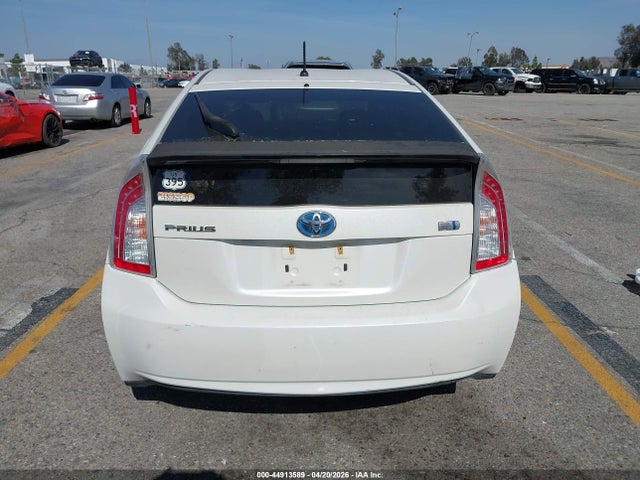 Toyota Prius Two 2014 JTDKN3DU2E0363318 Image 16