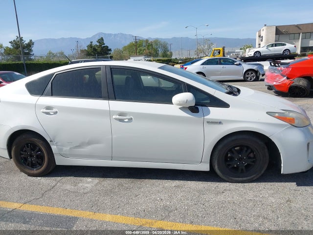 Toyota Prius Two 2014 JTDKN3DU2E0363318 Image 6